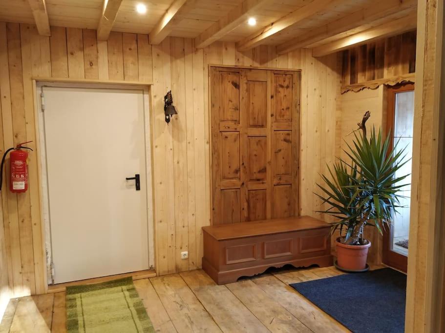 Upcycling Appartement Fischl - Nachhaltig Und Kreativ Wohnen Fuer Gross Und Klein Jenbach Dış mekan fotoğraf