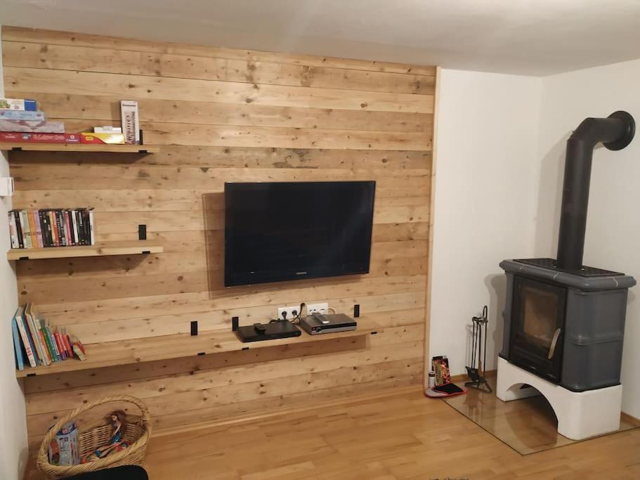 Upcycling Appartement Fischl - Nachhaltig Und Kreativ Wohnen Fuer Gross Und Klein Jenbach Dış mekan fotoğraf
