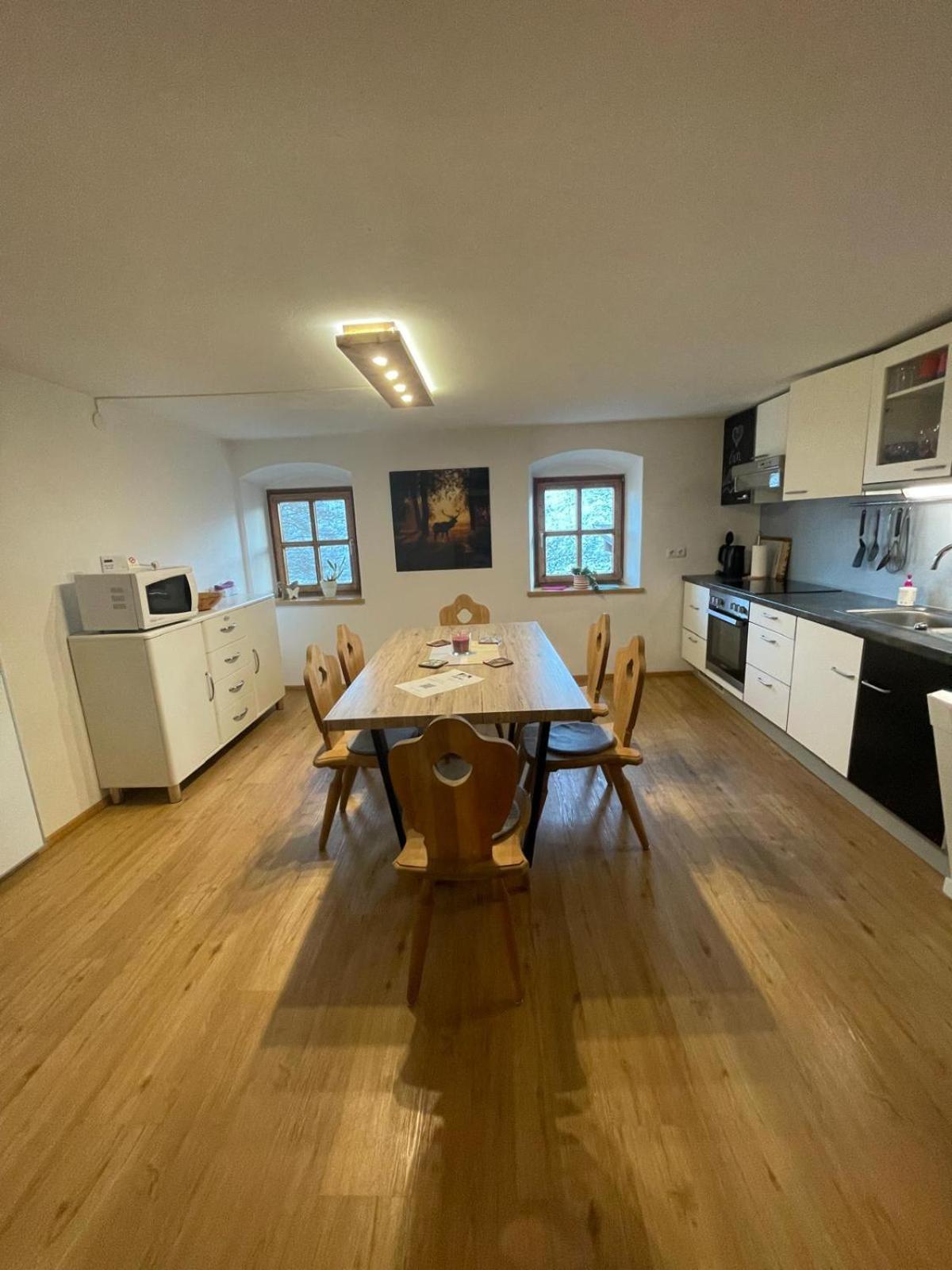 Upcycling Appartement Fischl - Nachhaltig Und Kreativ Wohnen Fuer Gross Und Klein Jenbach Dış mekan fotoğraf